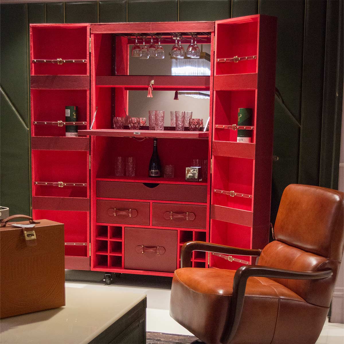 Artemis Waxy Tall Leather Bar Red - Image 3