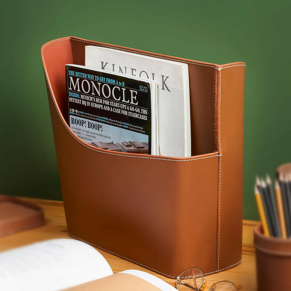Modella Magazine Holder Cognac
